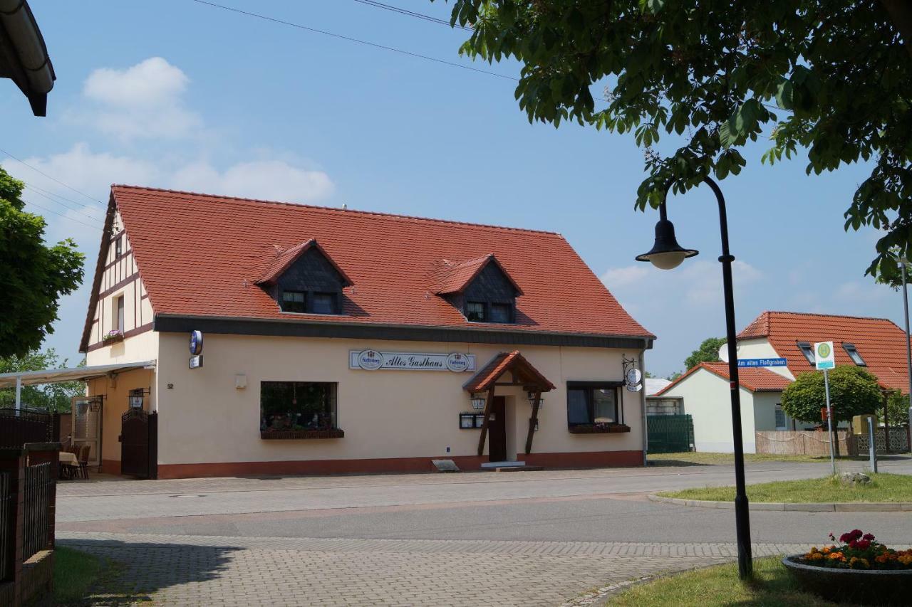 Altes Gasthaus Leuna Pension Exterior foto